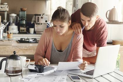 Las personas con ascendente en Libra se encontrarán teniendo conversaciones difíciles sobre la economía en la pareja