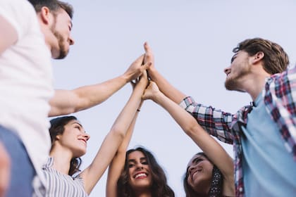Las personas con olores corporales similares tienden a formar mejores lazos de amistad