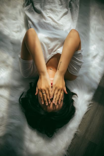 Las personas con trastornos del sueño preexistentes, como insomnio o apnea del sueño, pueden ver empeorados sus síntomas debido al calor y la humedad (Archivo)