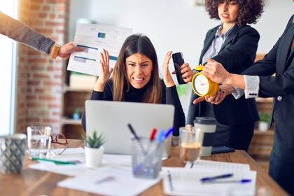 Las personas de Libra pueden experimentar tensiones en el trabajao durante abril