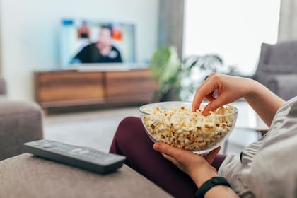 Las personas de Tauro disfrutan quedarse en sus casas y mirar películas o series