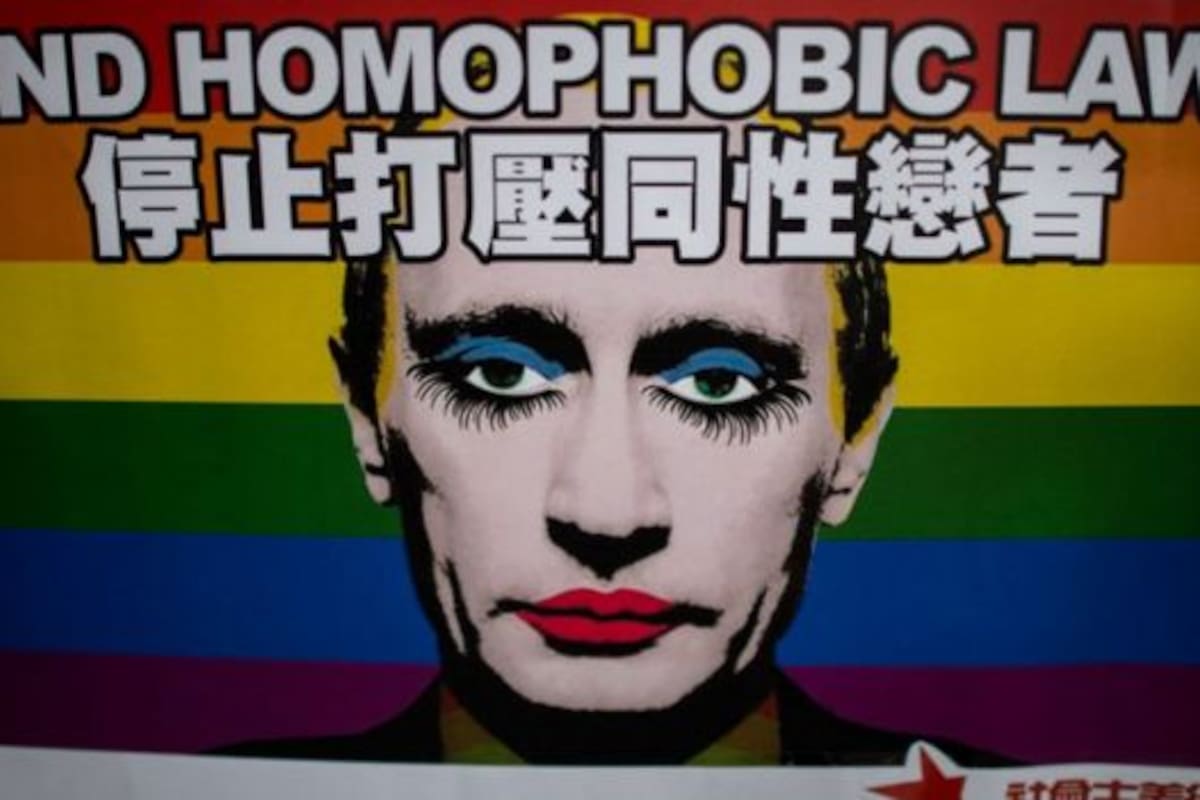 “Las personas LGBT siempre han existido, también existían en la Unión Soviética, simplemente queríamos mostrarlo”, dijo Silvanova una de las autoras de la novela prohibida en Rusia