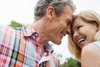 Las personas que forman pareja tienen más probabilidades de ser similares que diferentes, según un estudio