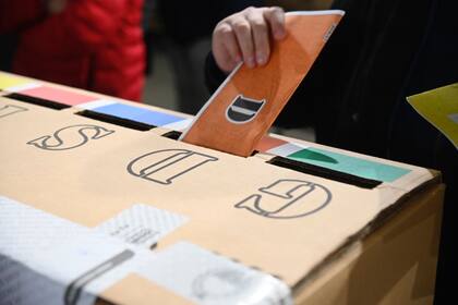 Las personas que no voten en las elecciones en Santa Fe de hoy serán sancionadas