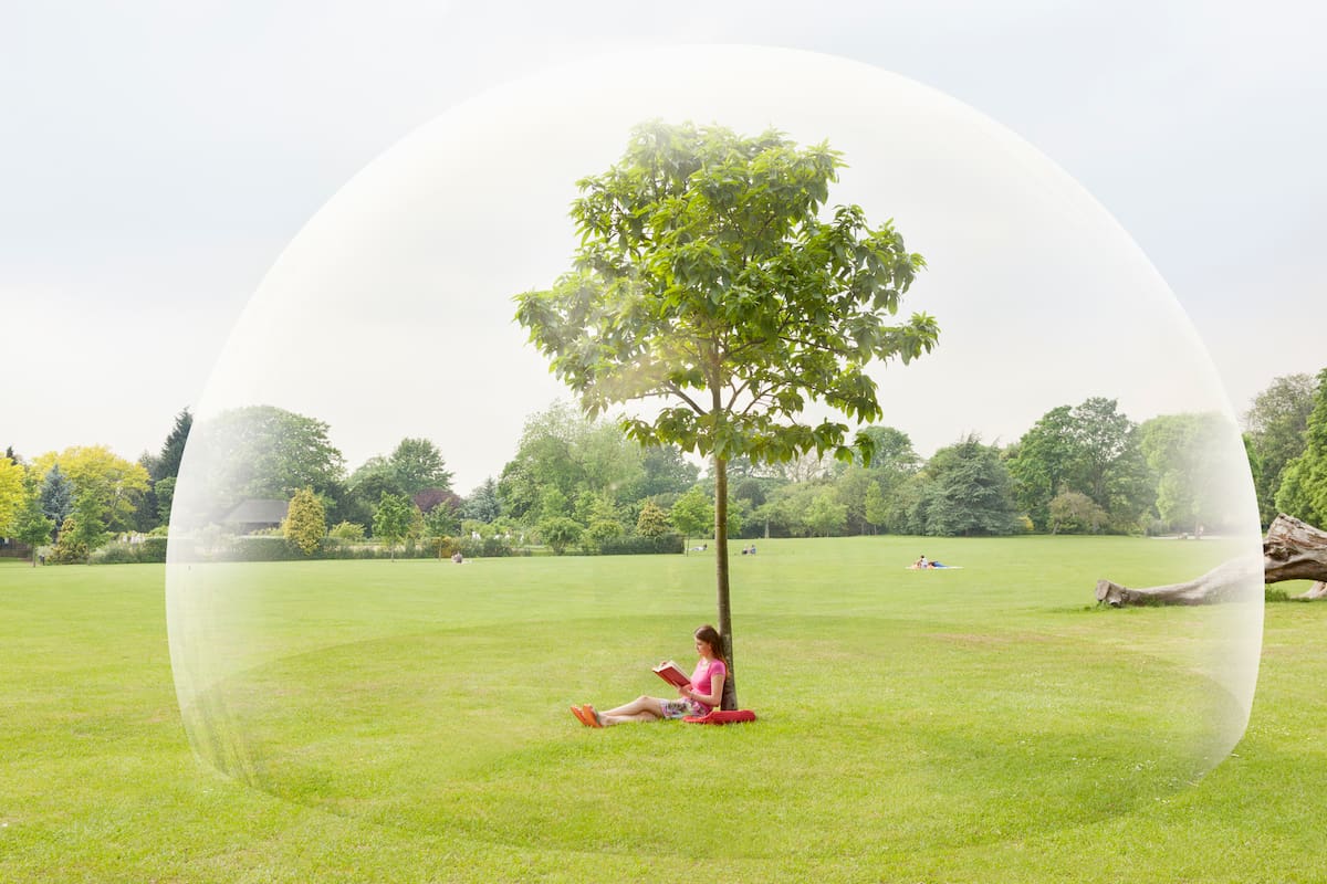 Las personas que reducen de manera consciente sus compromisos y estímulos registran niveles de bienestar un 23% más altos que quienes mantienen rutinas saturadas