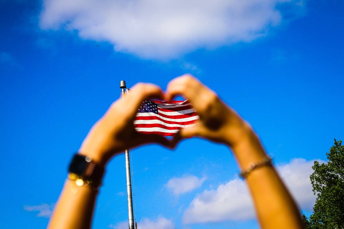 Las personas que se mudan a EE.UU. por trabajo deben respetar el plazo estipulado en su visa