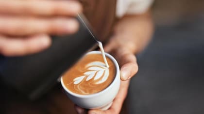 Las personas que toman café con leche pueden ser indecisas