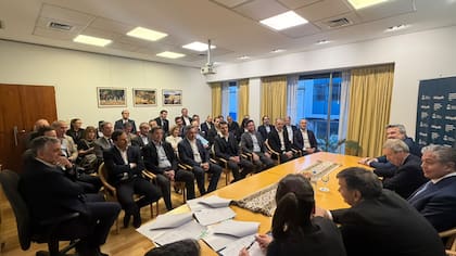 Las petroleras de Vaca Muerta financiarán obras viales en Neuquén