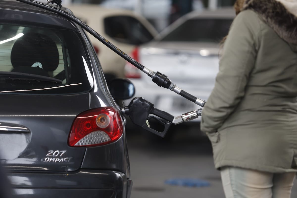 Las petroleras informaron aumentos de hasta 5% en los combustibles, mientras YPF espera
