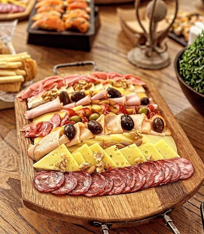 Las picadas de Emporio Gourmet ofrecen una variedad para todos los gustos