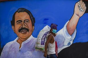 Las pintadas en las calles de Nicaragua eran el único lugar en el que los habitantes podían ver al presidente Daniel Ortega, que se volvió a mostrar en público después de 34 días desaparecido y dijo que el coronavirus es una señal de Dios