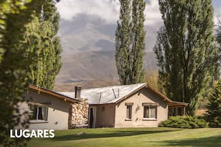 Hace 20 años que reciben huéspedes con vista a montañas de 6.000 metros de altura
