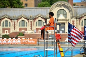 Nueva York abre sus piscinas públicas gratis: cuándo y dónde están disponibles este verano