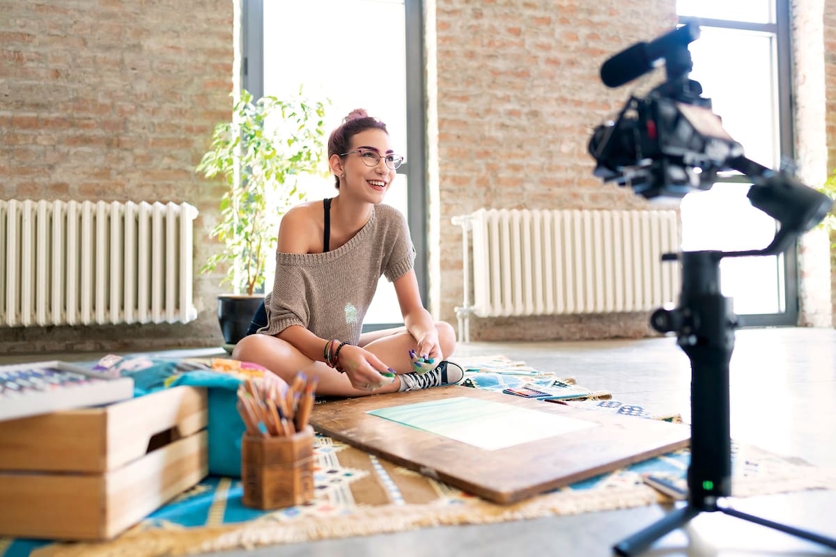 Las plataformas online ayudan a generar contenido y compartirlo. Artistas y profesionales pueden encontrar rentabilidad en el mundo digital.
