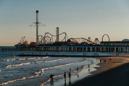 Las playas de Galveston podrían recibir la llegada de sargazo