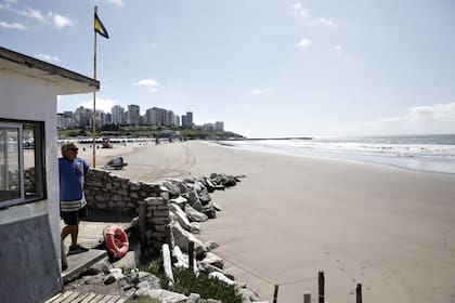Las playas de la costa sin turistas a la vista en el inicio de la cuarentena