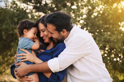Las políticas públicas de acceso a la vivienda y aumento de la oferta inmobiliaria son otro factor de vital importancia para reducir la brecha de valor de la vivienda entre las familias latinas y otros grupos. LN
