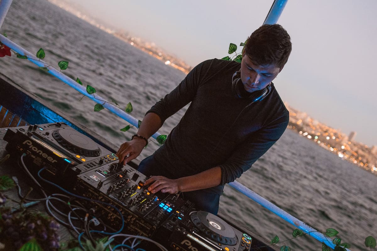 Las pool y boat parties son tendencia en las vacaciones en Chile