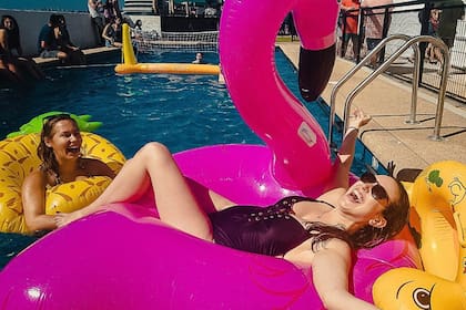 Las pool y boat parties son tendencia en las vacaciones en Chile