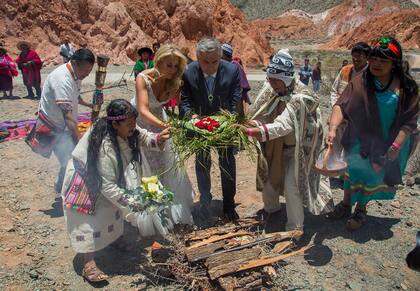 Las postales del casamiento indígena de Gerardo Morales y Tulia Snopek