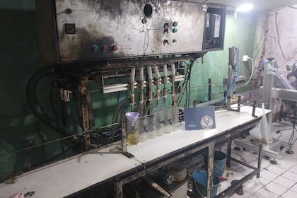 Las precarias instalaciones donde se envasaba aceite Cocinero trucho