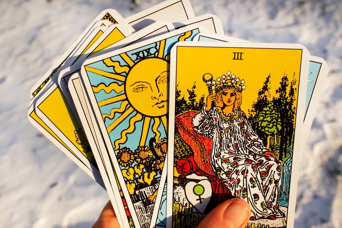 Las predicciones astrales de Kyle Thomas guían sus horóscopos