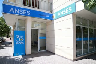 Quiénes cobran prestaciones de Anses este viernes 14 de agosto