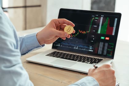 Las primeras empresas que se especializaron en criptomonedas tuvieron que hacer un trabajo para dar a conocer su propuesta a la población
