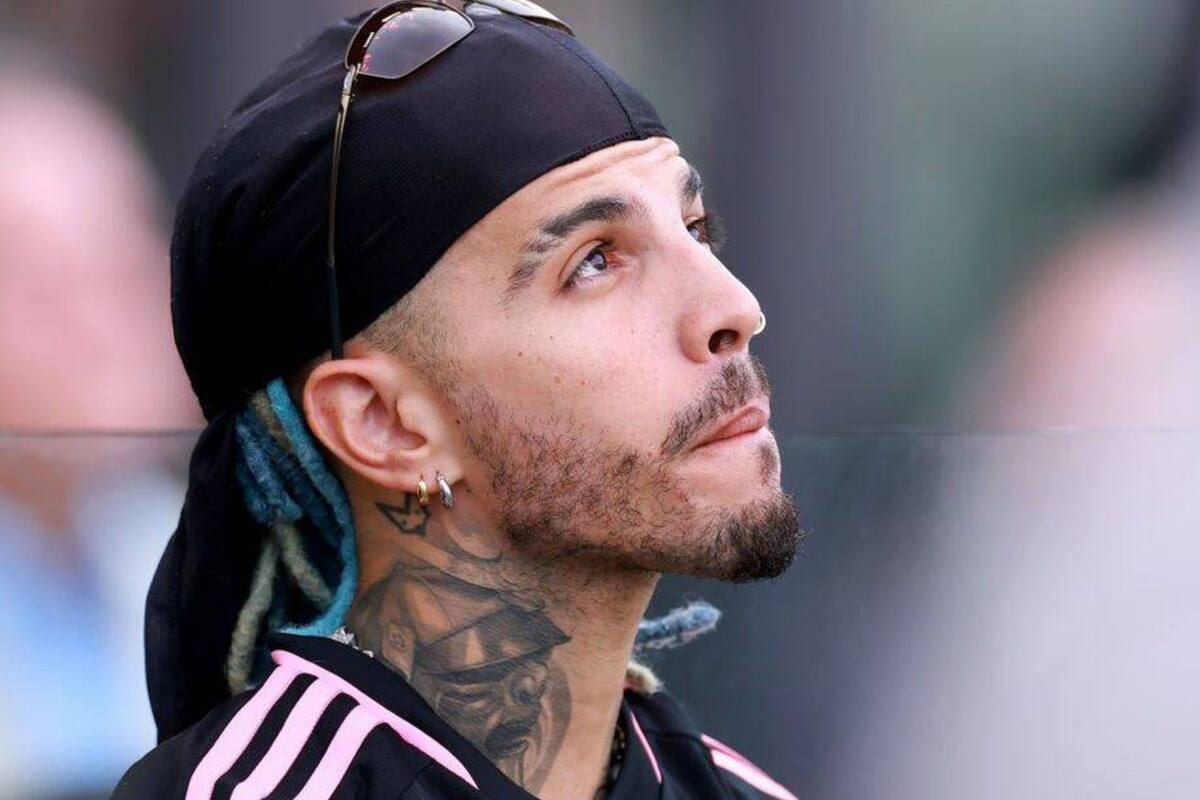 Las primeras imágenes de Rauw Alejandro en plena separación con Rosalía (Vanitatis)