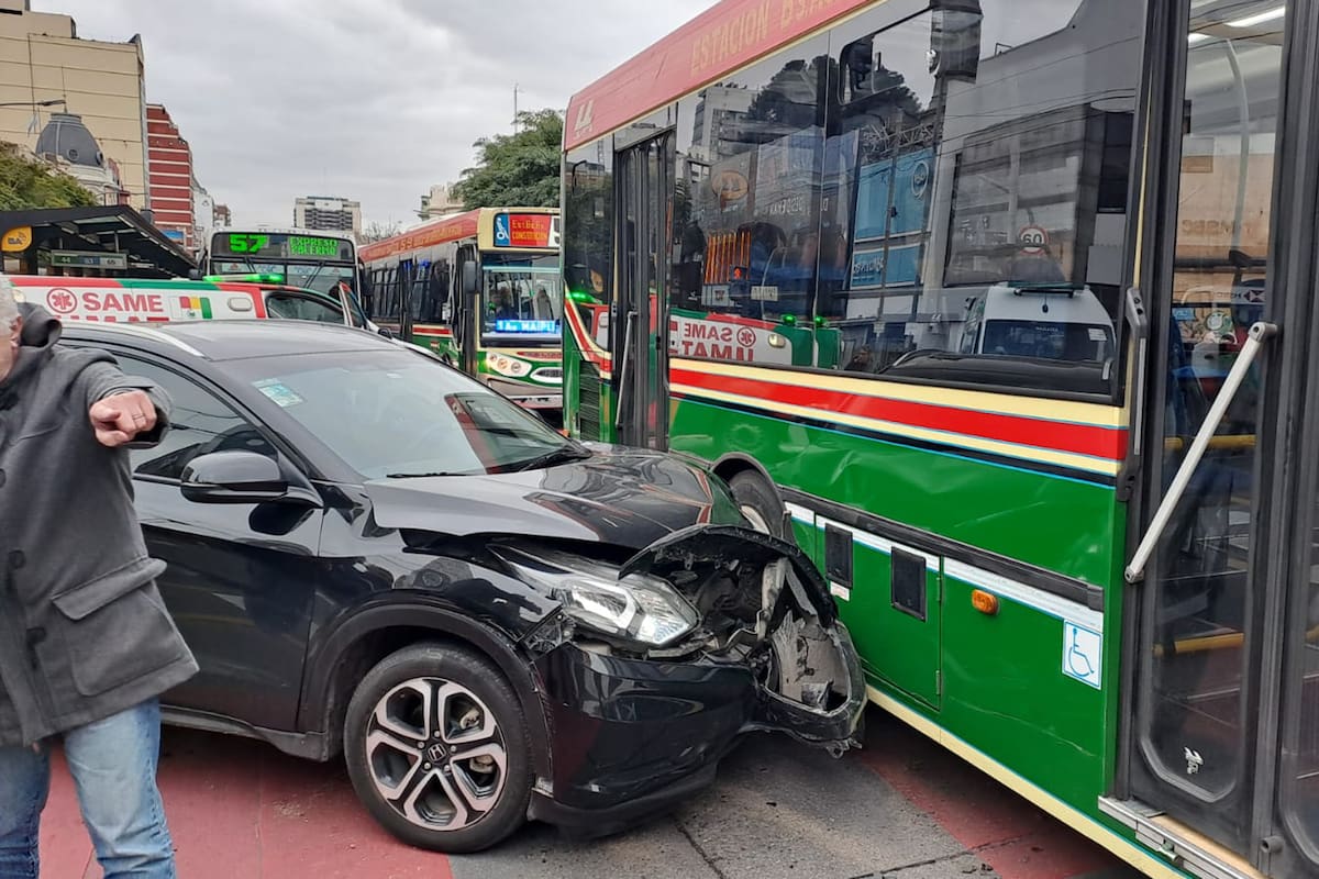 Las primeras imágenes del choque en avenida Cabildo y La Pampa