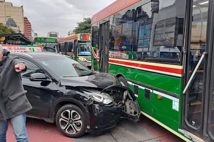 Las primeras imágenes del choque en avenida Cabildo y La Pampa