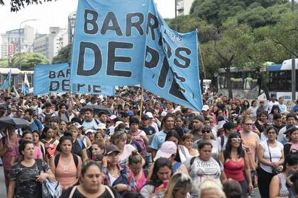 Las principales organizaciones sociales valoran las primeras medidas; solo un sector de la izquierda confronta