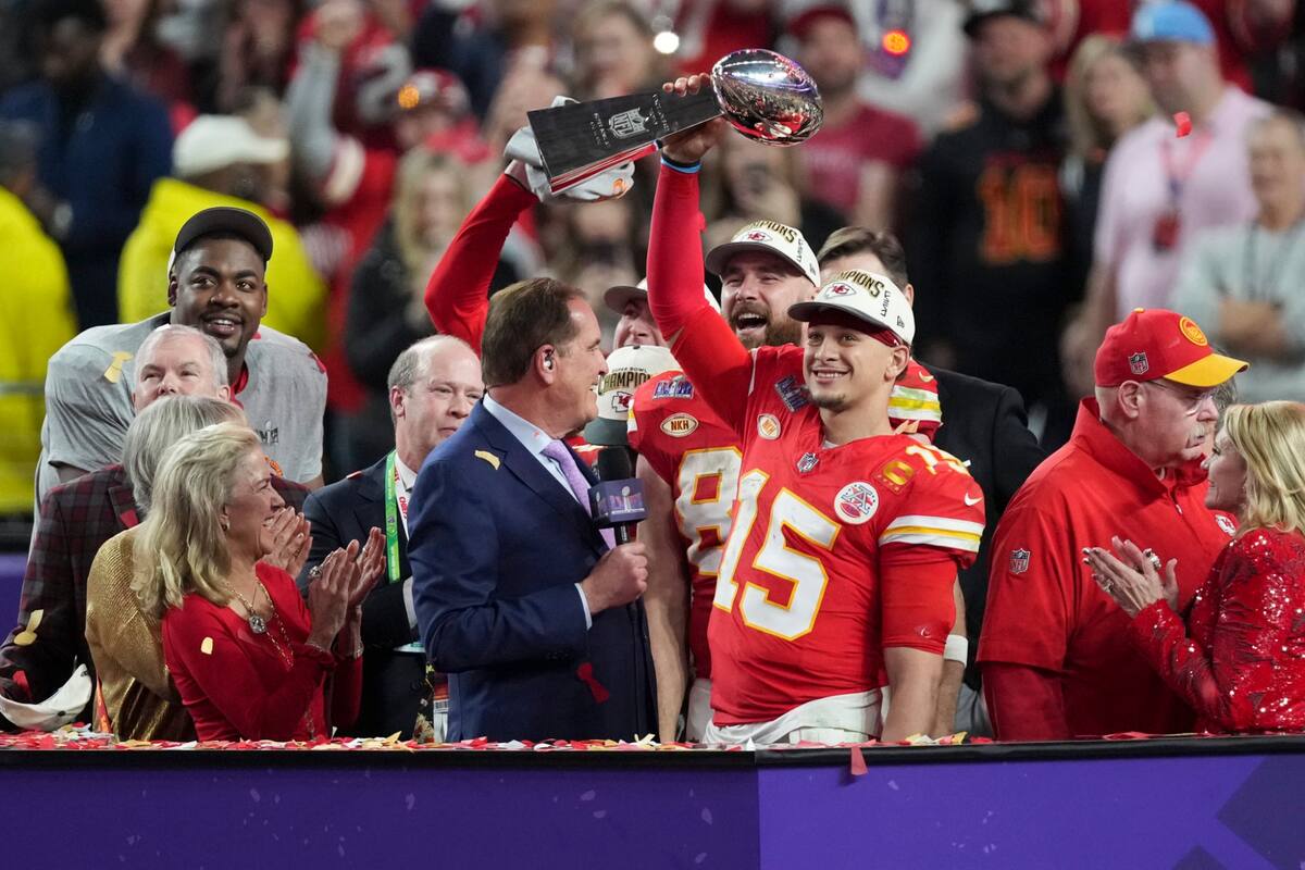 Las probabilidades para ganar el Super Bowl varían según los equipos, desde los líderes de la AFC y NFC hasta aquellos con menos probabilidades, pero hay dos que se destacan por sobre el resto