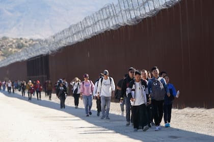 Las promesas de Trump incluyen la ampliación del muro que separa Estados Unidos de México