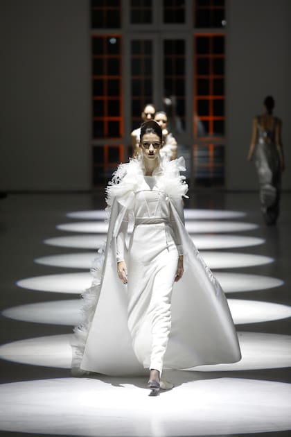 Las propuestas de Fabián Zitta para la temporada FW 2023. El debut de Juana Tinelli como modelo de alta costura fue justamente para el diseñador, en mayo 2022