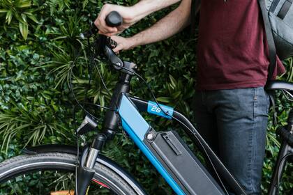 Las propuestas HB 243 y SB 382 impondrían cambios a las bicicletas eléctricas en Florida