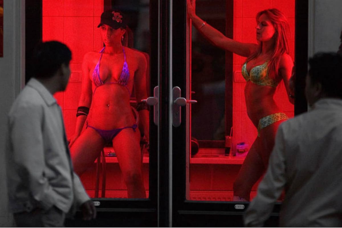 Las prostitutas de Amsterdam exigen una pensión alta como las estrellas del fútbol