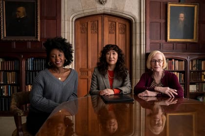 Las protagonistas de La directora, serie que se puede ver por Netflix