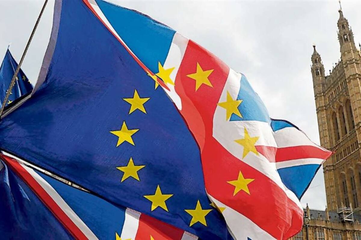 Las protestas anti-Brexit continuaron ayer frente al Parlamento