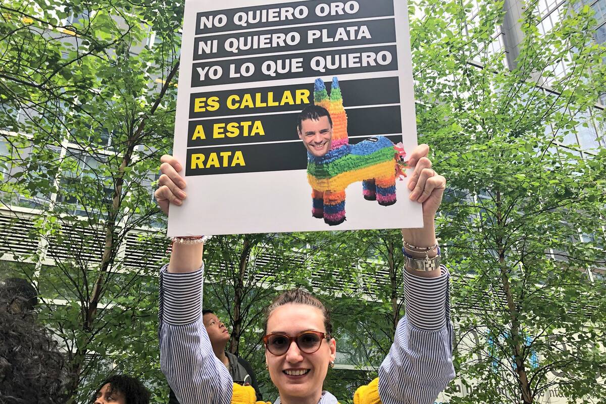 Las protestas también fueron en frente de las oficinas del abogado racista