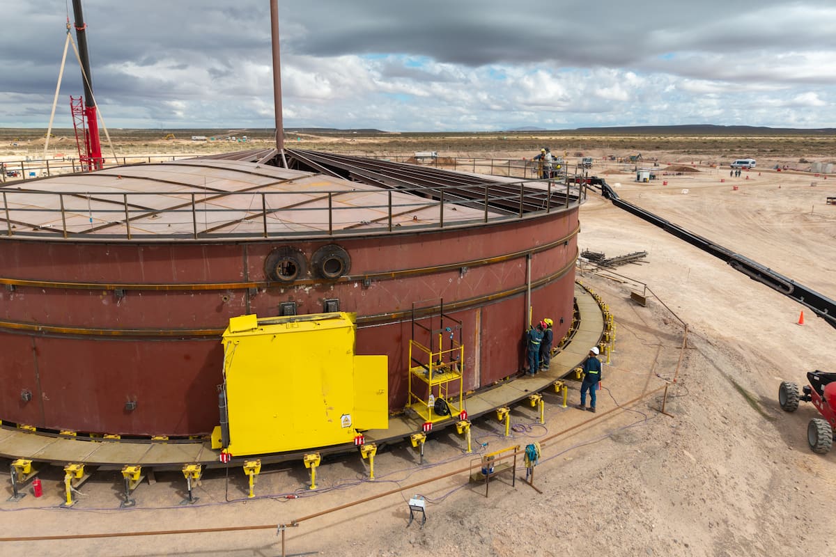 "Las pymes están en toda la cadena –aseguran en Tecpetrol–. Desde que empezamos a hacer las locaciones para explorar hasta cuando construimos los pozos".