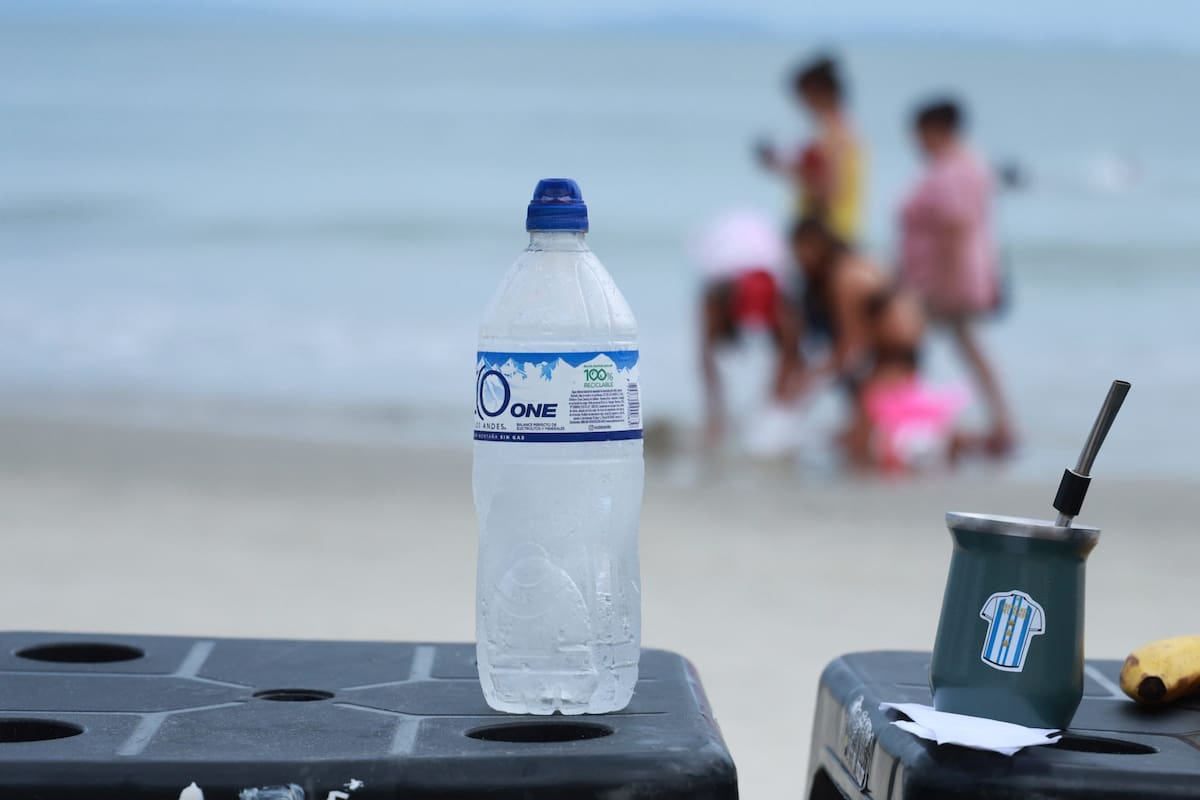 Las recomendaciones sanitarias para el consumo de líquidos rigen la conducta de los turistas en el sur brasileño