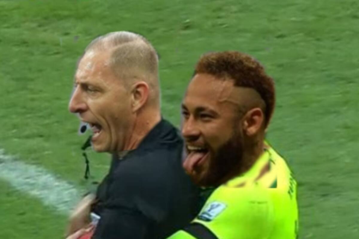 Las redes reaccionaron al fallo arbitral de Pitana que derivó en el gol de Brasil.