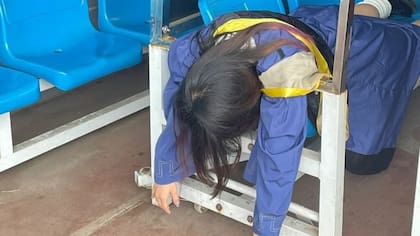 Las redes sociales chinas se han llenado de fotos de graduados burlándose de la falta de oportunidades