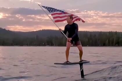 Las redes sociales destruyeron a Mark Zuckerberg por publicar un video en que intentó conmemorar el Día de la Independencia de Estados Unidos