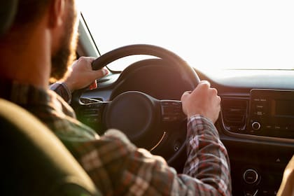 Las reglas de tránsito que entran en vigor en noviembre afectan a los conductores de determinadas jurisdicciones