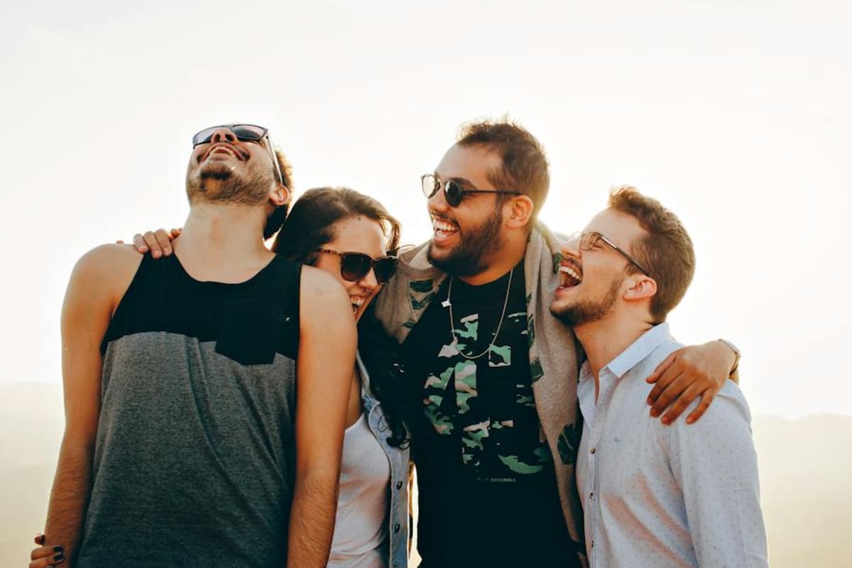 Las relaciones sociales son fundamentales al buscar la longevidad y felicidad (Foto Pexels)