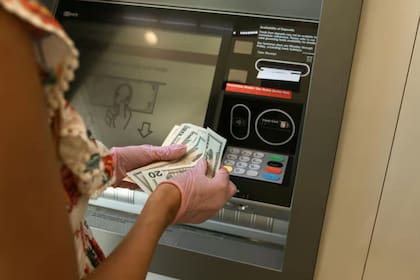 Las remesas de migrantes mexicanos en EE.UU. cayeron en 2025