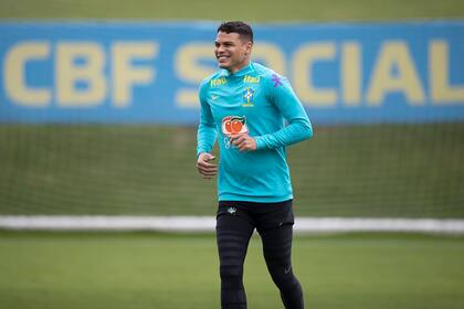 Las risas de Thiago Silva durante la práctica del equipo brasileño en el predio de Granja Comary.
