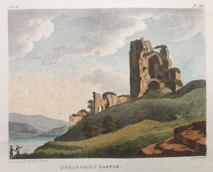 Las ruinas del antiguo castillo de Strancally, tal como se ilustran en la obra Antigüedades de Irlanda de Francis Grose en 1791.